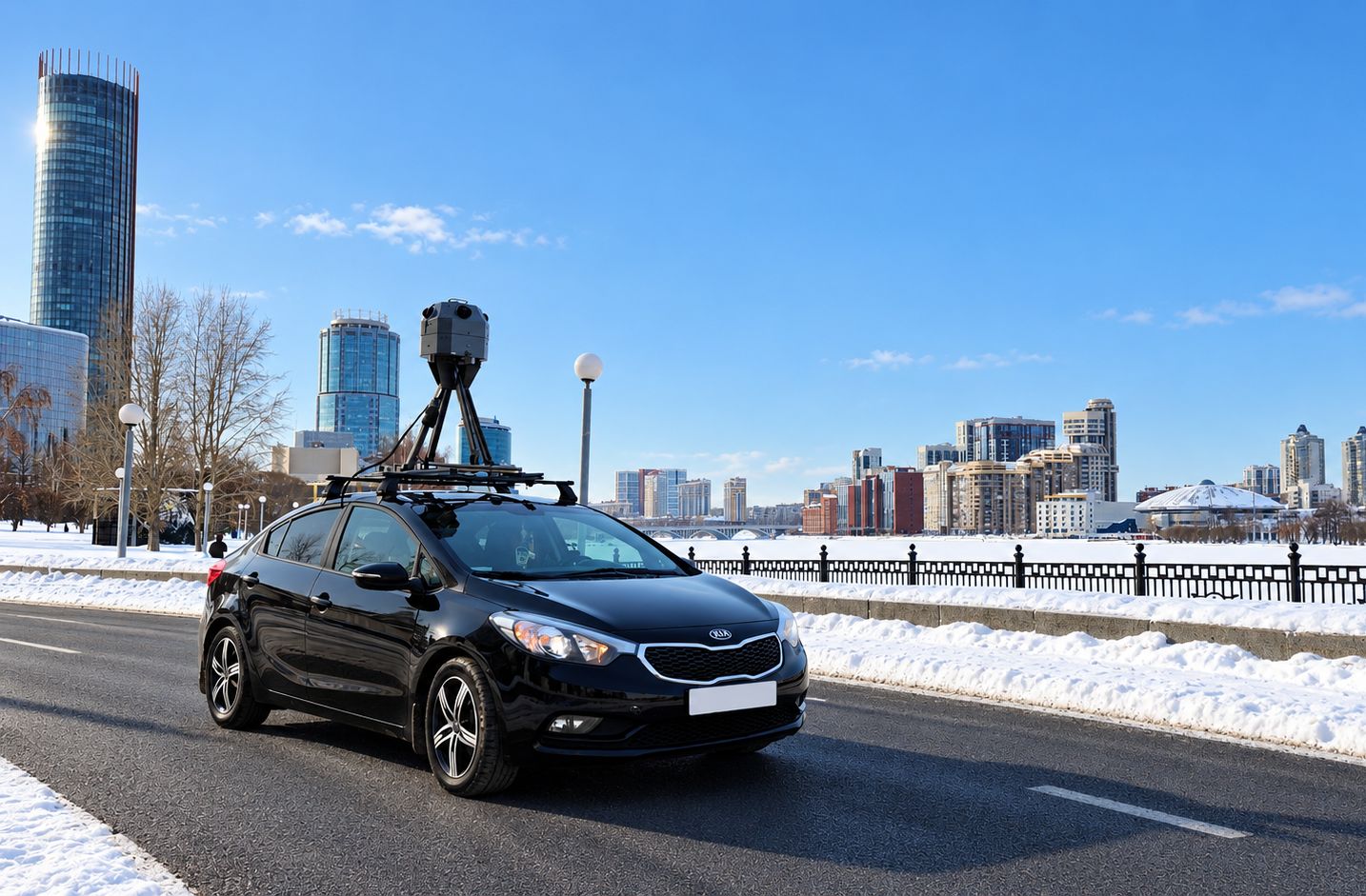 Съёмочный автомобиль с панорамной камерой на крыше / Survey car with a panoramic camera on the roof